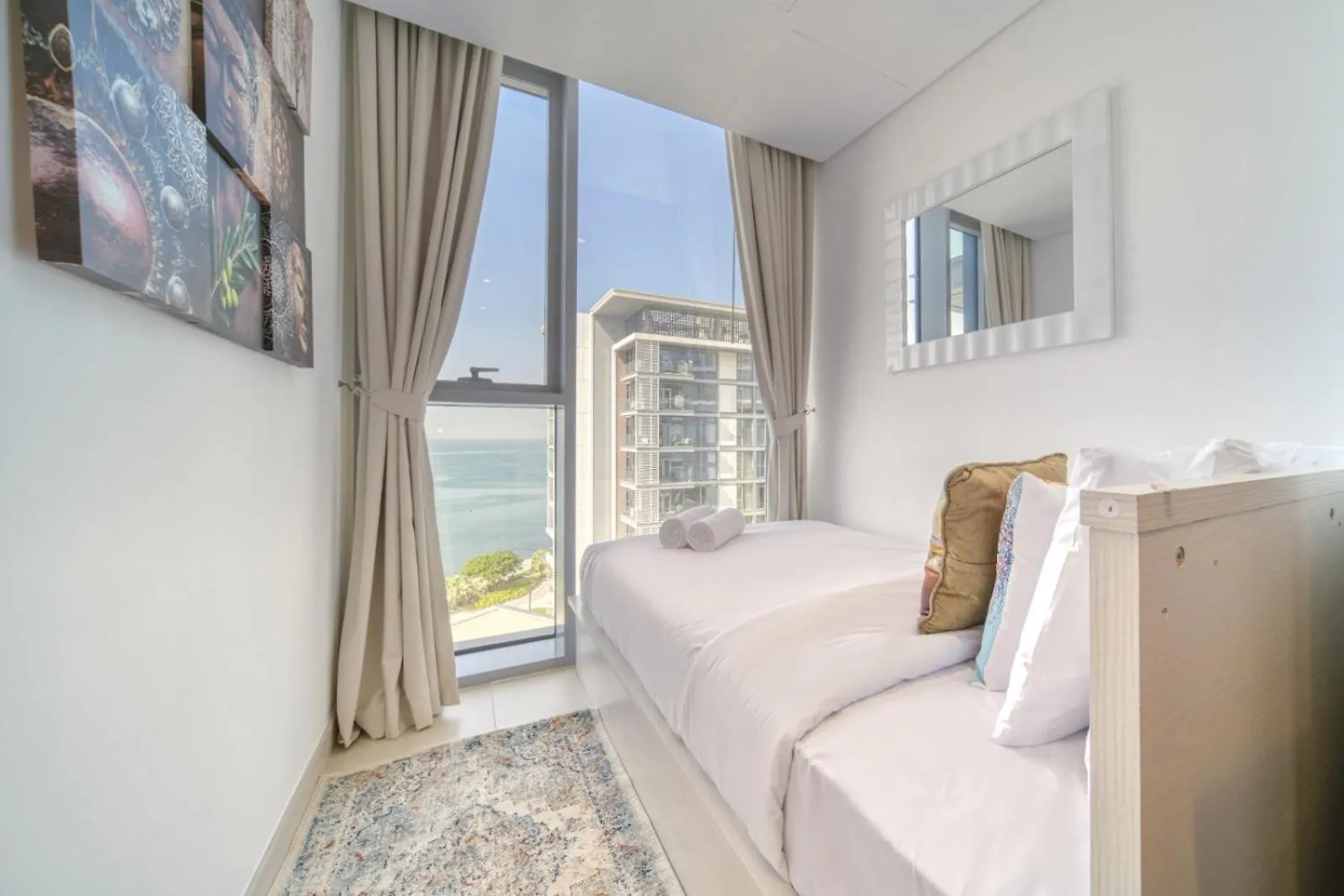 Shadow Of The Sun By Lagom Dubai Apartment