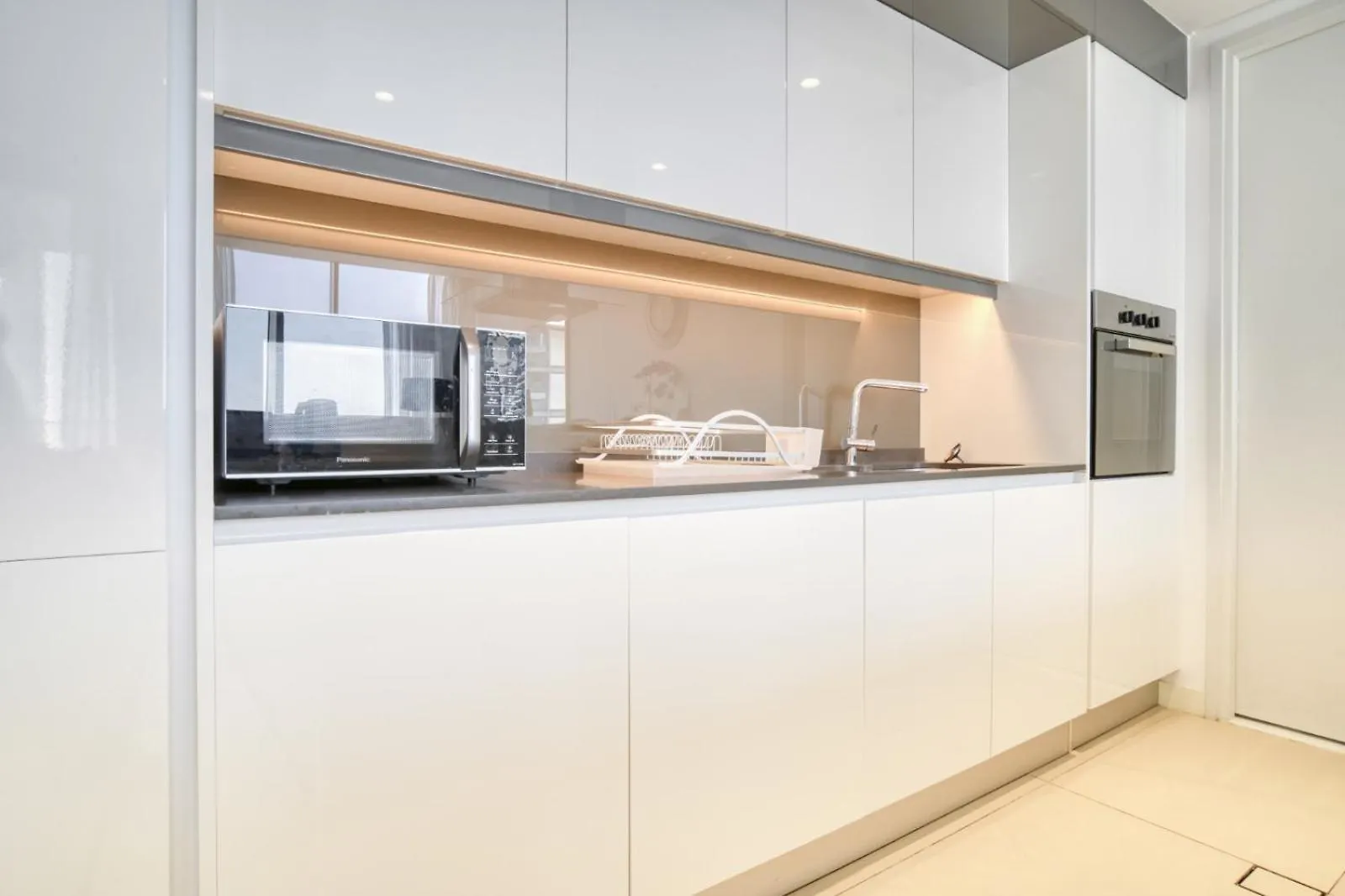 Shadow Of The Sun By Lagom Dubai Apartment